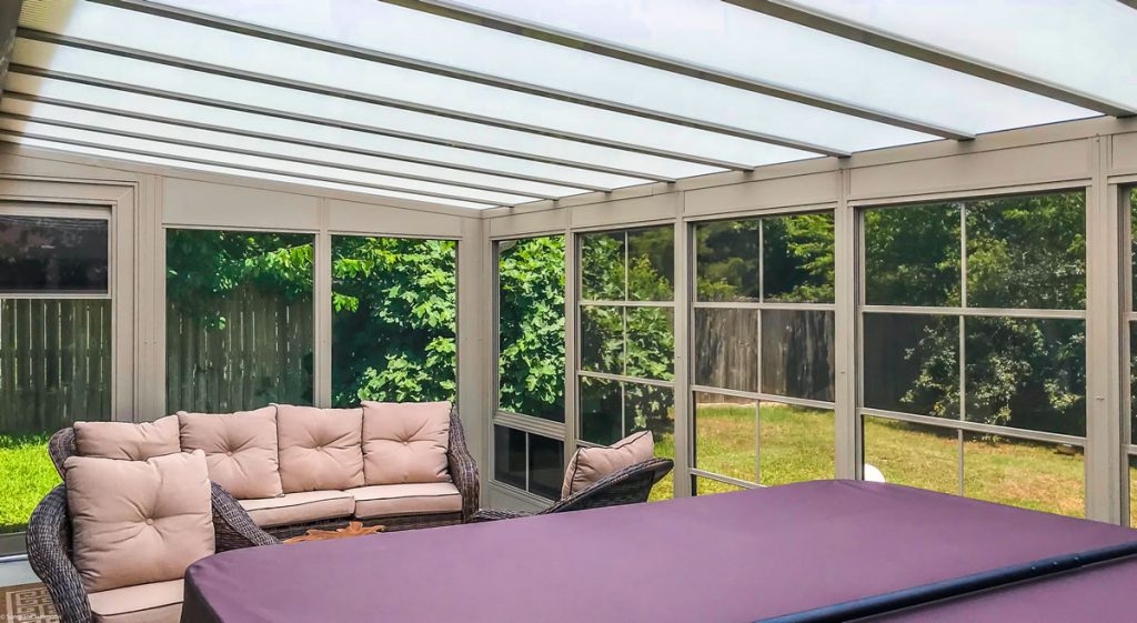 Sunroom w/Acrylic Patio Cover