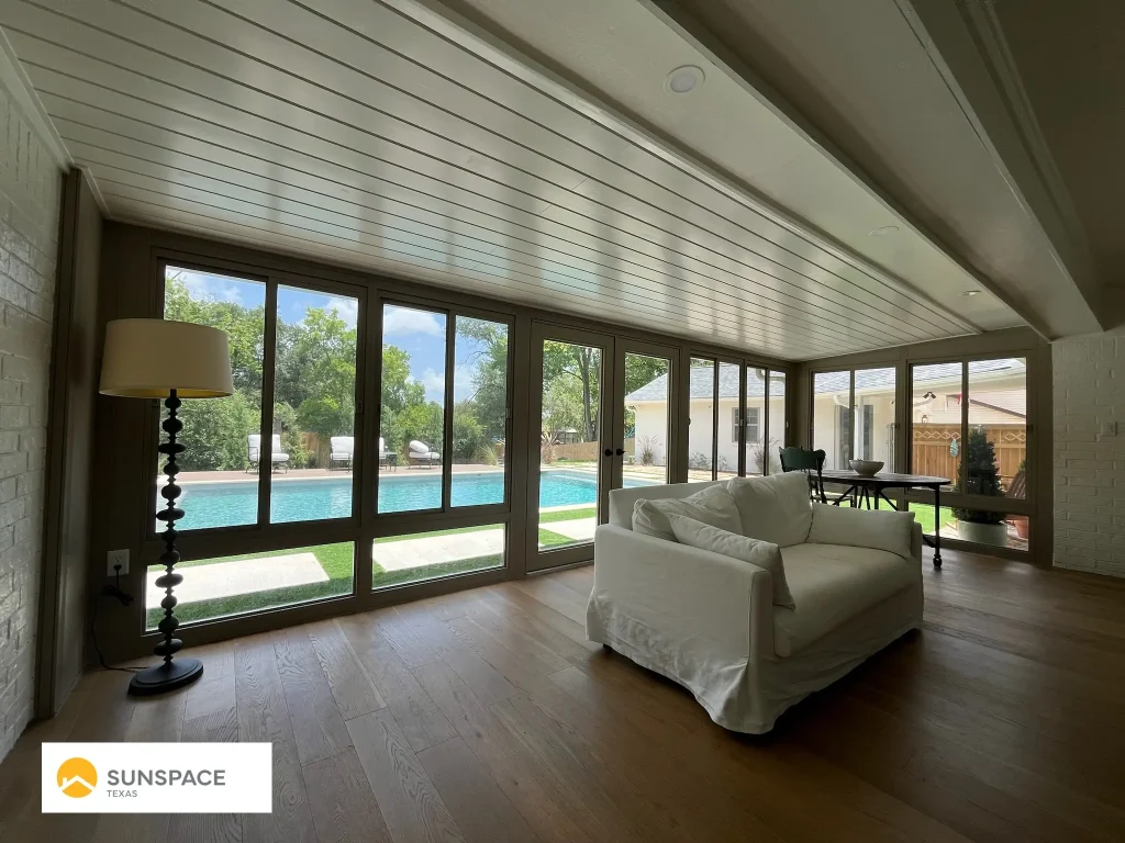 Retractable Screen College Station